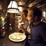 Flying Pig Downtown Хостел