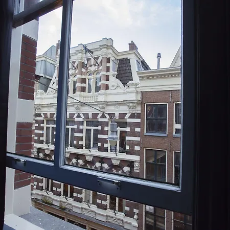 Flying Pig Downtown Albergue *