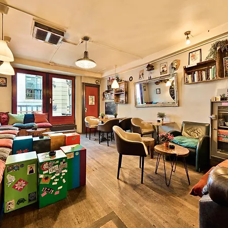 Hostel Flying Pig Downtown *