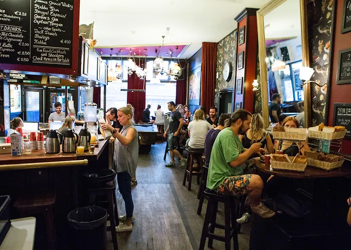 Flying Pig Downtown Hostel *