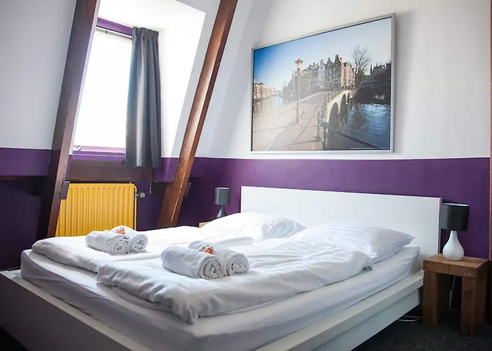 Flying Pig Downtown Hostel