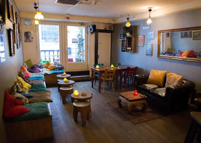 Flying Pig Downtown Hostel