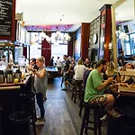 Flying Pig Downtown Hostel *