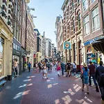 Flying Pig Downtown Amsterdam